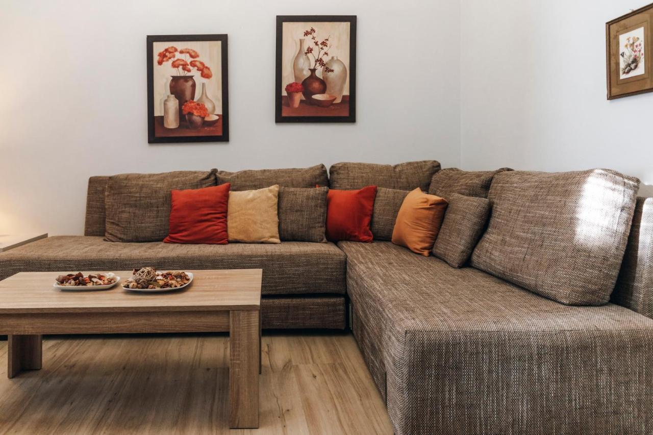 Monastiraki-Psiri, Old Town, 3-Bdr Apt, Sleep 6-10P, Spacious Court Yard Atény Exteriér fotografie