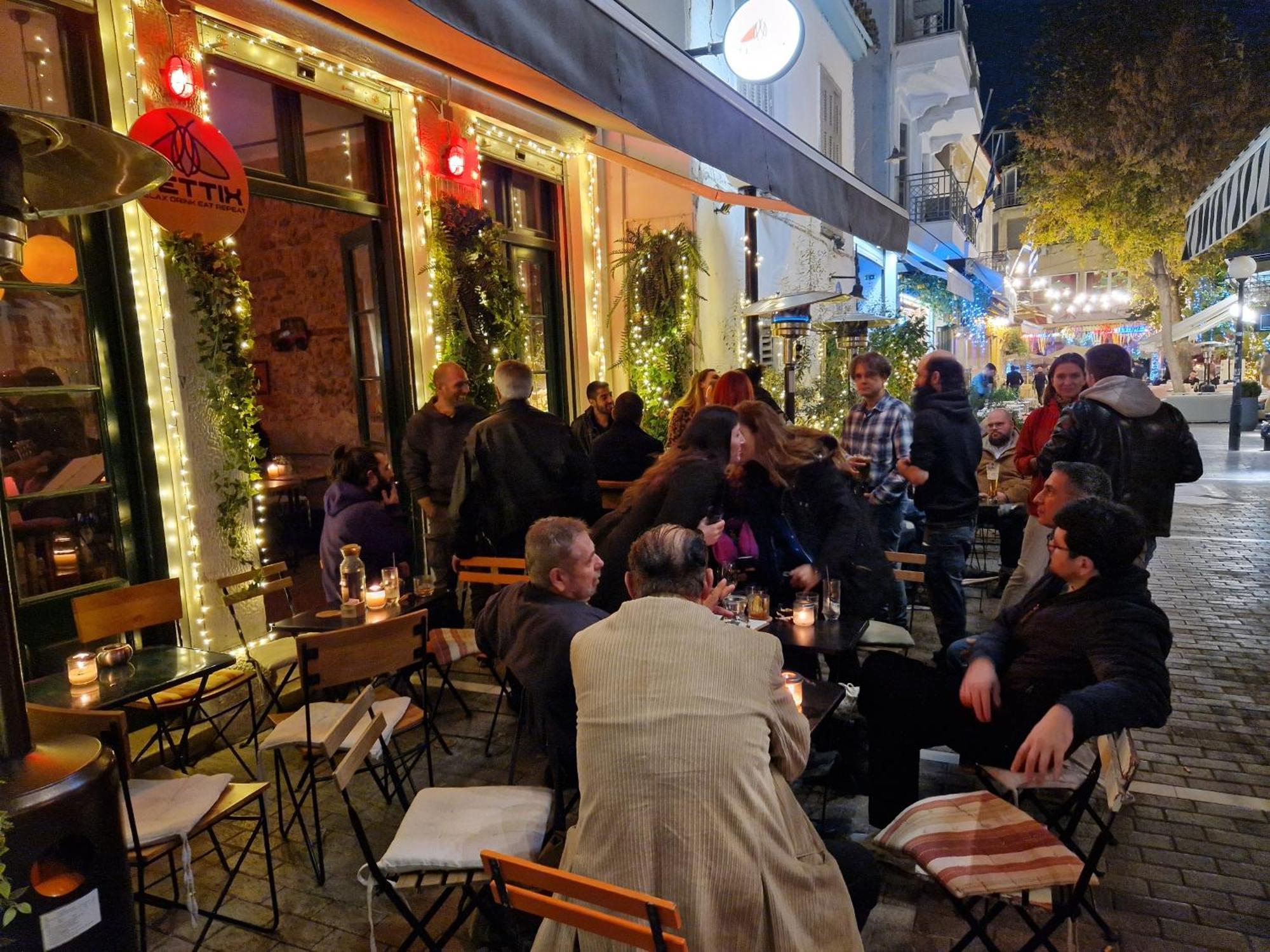 Monastiraki-Psiri, Old Town, 3-Bdr Apt, Sleep 6-10P, Spacious Court Yard Atény Exteriér fotografie