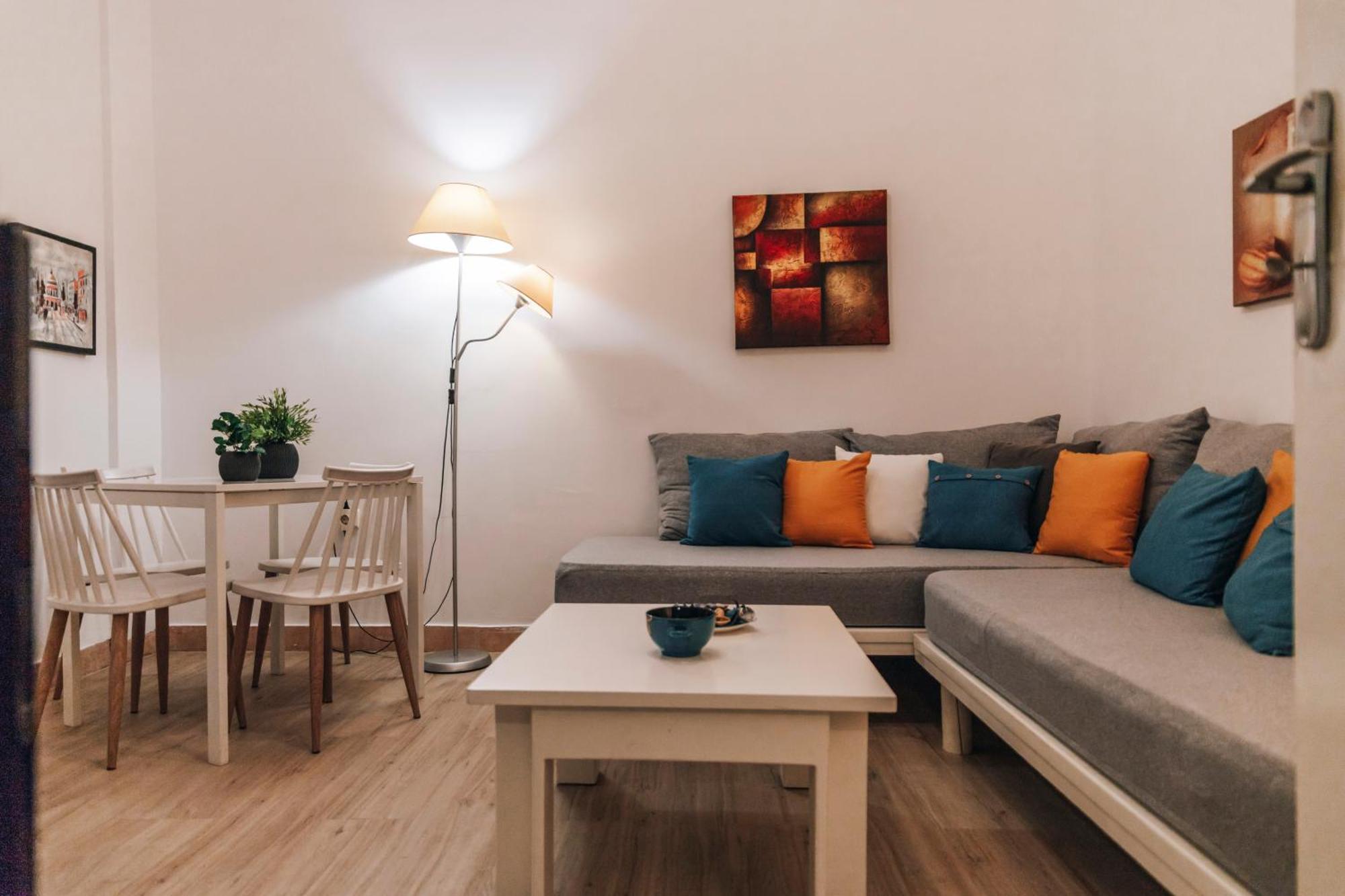 Monastiraki-Psiri, Old Town, 3-Bdr Apt, Sleep 6-10P, Spacious Court Yard Atény Exteriér fotografie
