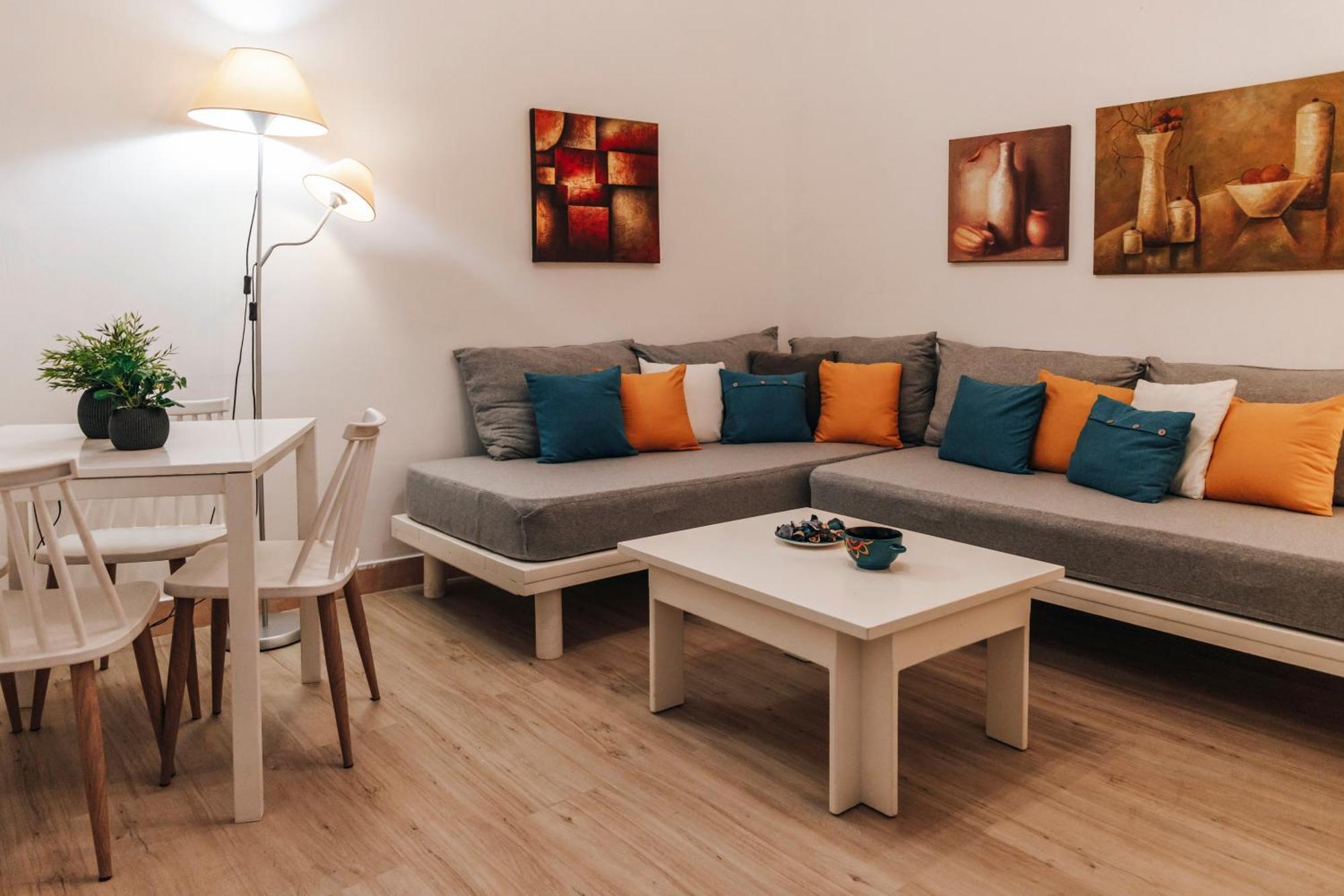 Monastiraki-Psiri, Old Town, 3-Bdr Apt, Sleep 6-10P, Spacious Court Yard Atény Exteriér fotografie